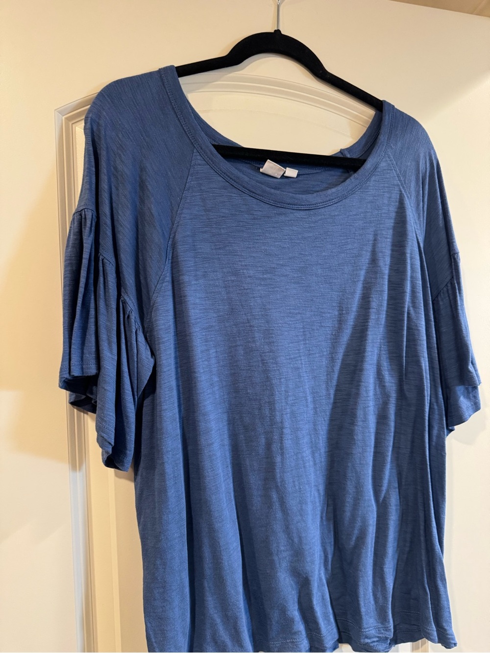 GAP Blue Ruffle Sleeve Short Sleeve Top